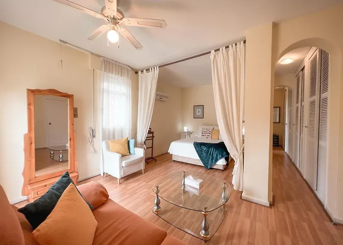 Beautiful Close To Puerto Banús By Villa *